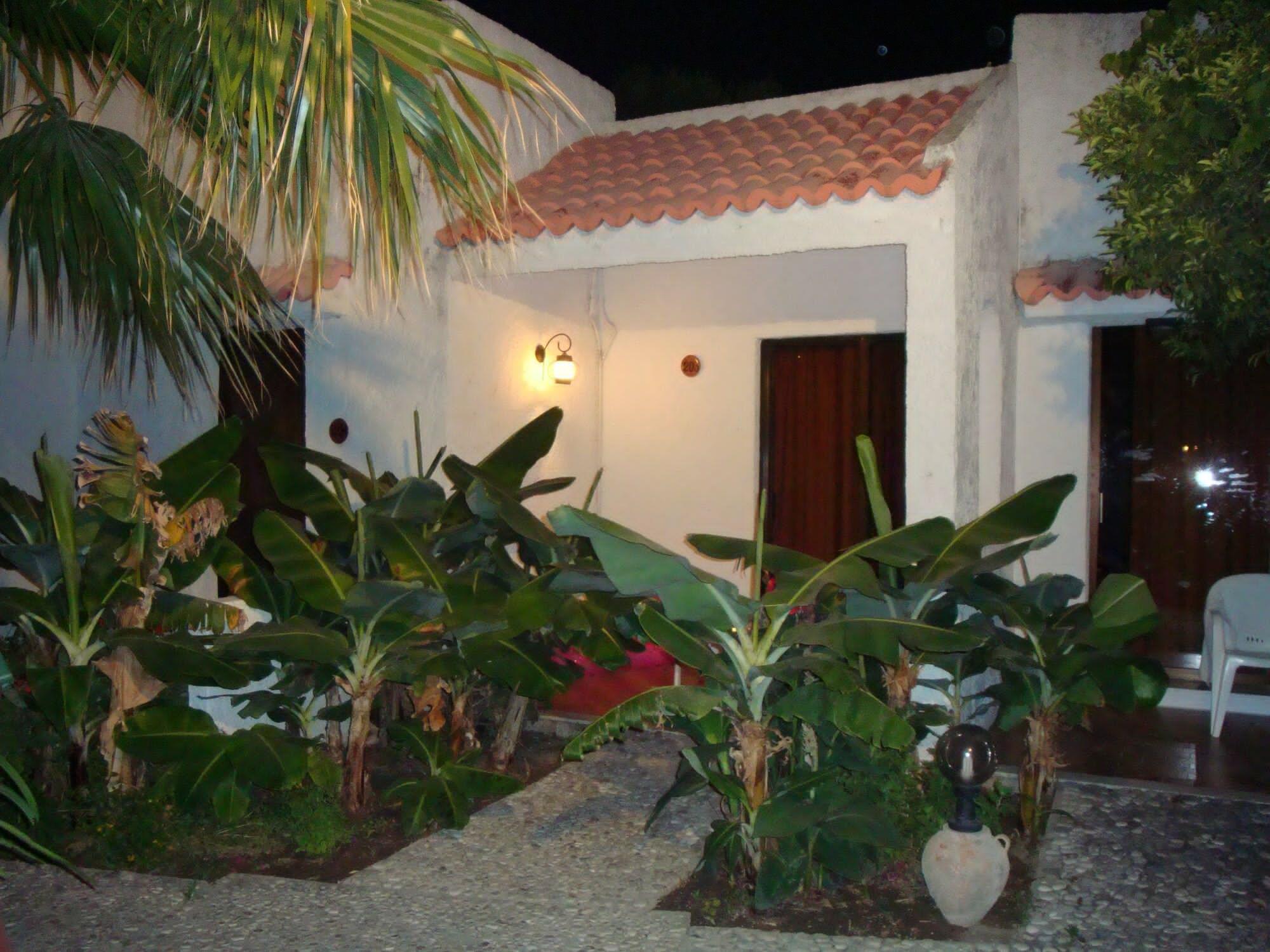 Oasis Hotel Bungalows Rhodes Afantou Ngoại thất bức ảnh